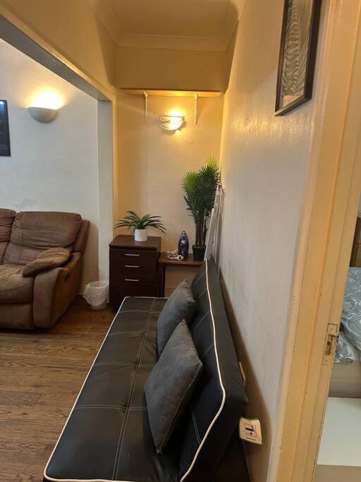 Amazing Wood Street Ground Floor Flat A
