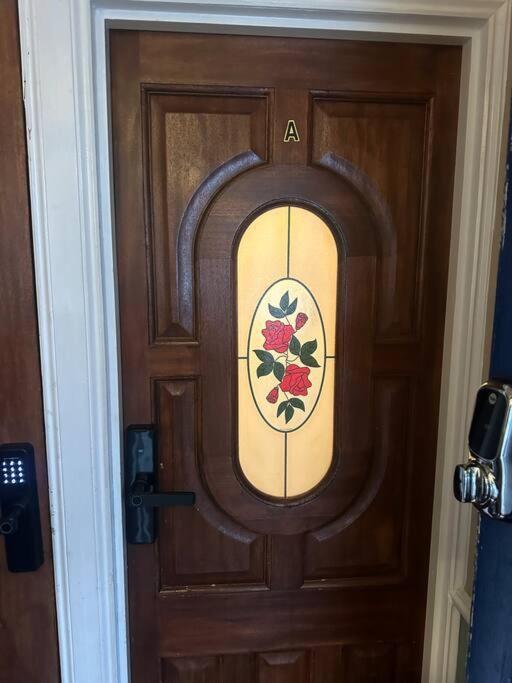 Amazing Wood Street Ground Floor Flat A Appartamento