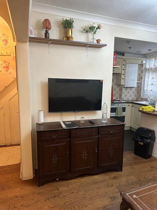 Appartamento Amazing Wood Street Ground Floor Flat A