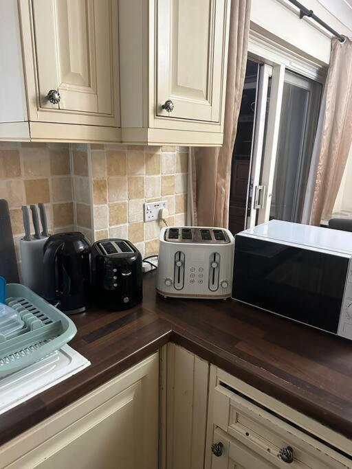 Apartment Amazing Wood Street Ground Floor Flat A *